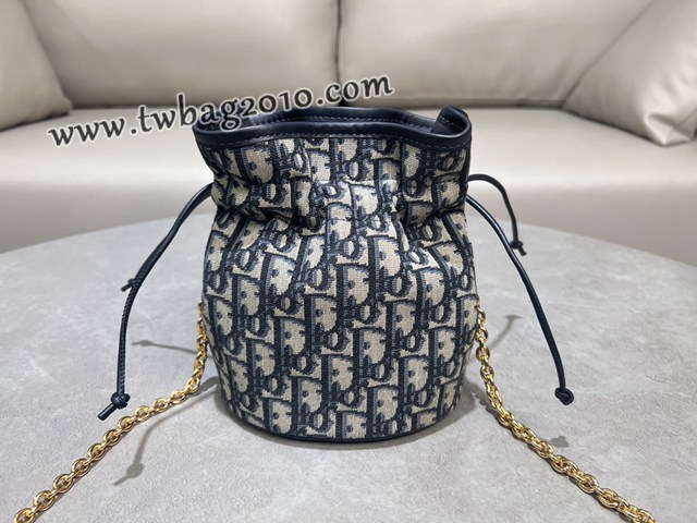 Dior专柜新款迪奥顶级原单蓝色30Montaigne迷你抽绳水桶包 djfk1175